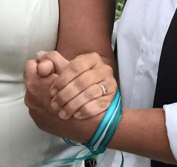 Byron Bay Celebrant and the hand fasting
