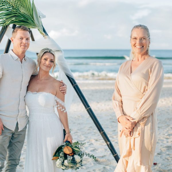 Belongil beach wedding