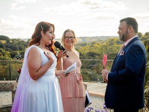 Kristie and Brett saying thier vows at Nutting Hill Villa with Heidi Robertson, Byron Bay Celebrant and MC